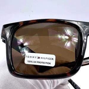 Tommy Hilfiger | Accessories | Tommy Hilfiger Waffle Brown  display picture 1